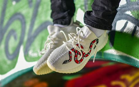 v2 cream gucci snake